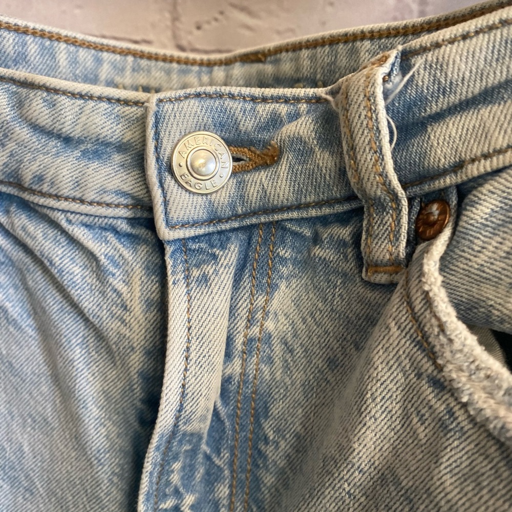 American Eagle Light Washed Comfort Stretch Really Ripped Mom Jeans Women’s 4 - Picture 9 of 12